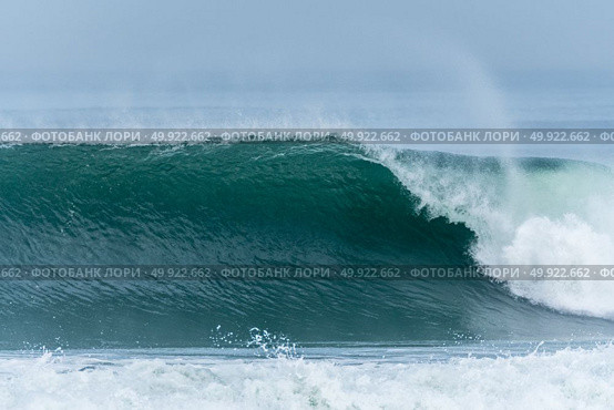 Atlantic waves at Furadouro -  Ovar, Portugal. Стоковое фото, агентство Ingram Publishing / Фотобанк Лори