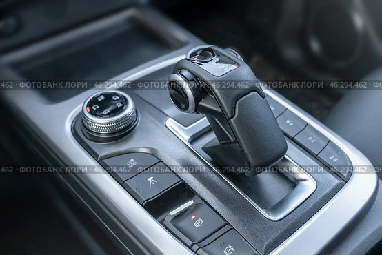 Automatic transmission in close-up in the interior of an SUV. The design and functionality of modern car gear shifts enhance the driving experience significantly. Стоковое фото, фотограф Владимир Разгуляев / Фотобанк Лори