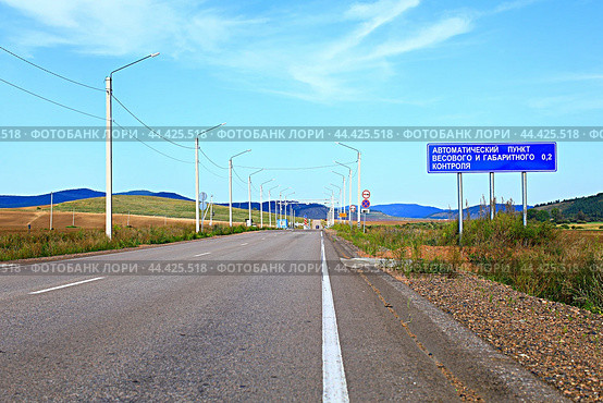 Автоматический пункт весового контроля (2024 год). Стоковое фото, фотограф Валерий Митяшов / Фотобанк Лори