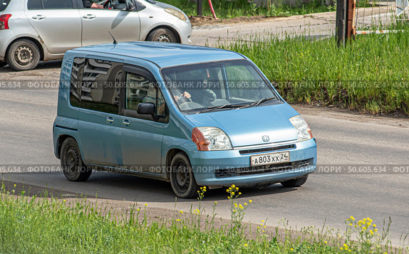 Автомобиль  Honda Mobilio. Редакционное фото, фотограф Анатолий Володин / Фотобанк Лори