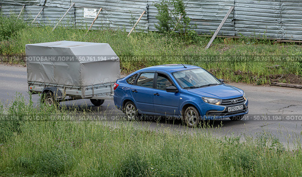 Автомобиль Lada Granta. Редакционное фото, фотограф Анатолий Володин / Фотобанк Лори