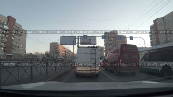 Автомобили на городской дороге, таймлапс, вид из автомобиля (2015 год). Редакционное видео, видеограф Кекяляйнен Андрей / Фотобанк Лори