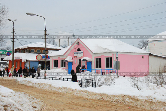 Автостанция. Улица Ольги Берггольц, 15. Город Углич. Ярославская область (2011 год). Редакционное фото, фотограф lana1501 / Фотобанк Лори