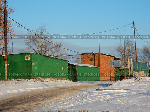 Автостоянка "Хроматрон-2" (РОО "МГСА". Третье местное отделение по ВАО). Красноярская улица. Район Гольяново. Город Москва (2018 год). Редакционное фото, фотограф lana1501 / Фотобанк Лори