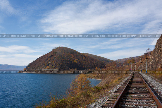 Байкал.Осень на КБЖД (2012 год). Редакционное фото, фотограф Ольга Литвинцева / Фотобанк Лори