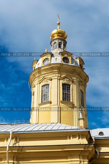 Барабан и купол Петропавловского собора. Санкт-Петербург. Редакционное фото, фотограф Александр Щепин / Фотобанк Лори