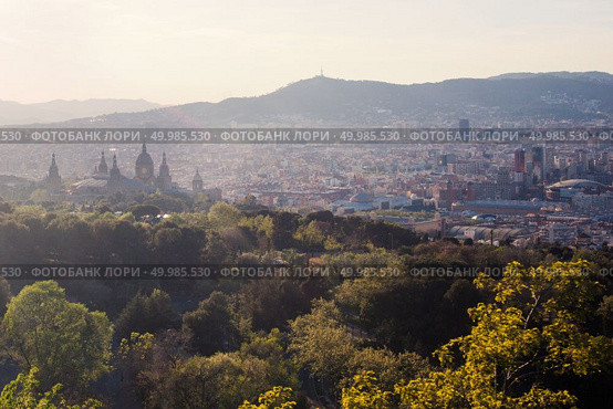 Barcelona city view from the mountain, Spain. Barcelona city aeral panoramic view. Стоковое фото, агентство Ingram Publishing / Фотобанк Лори