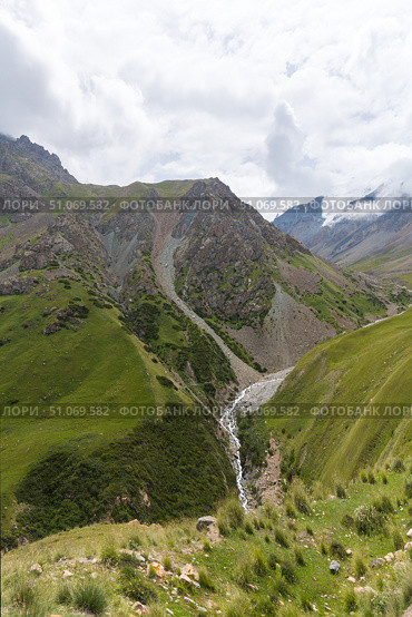 Barskoon Gorge in Kyrgyzstan. Стоковое фото, фотограф Юлия Белоусова / Фотобанк Лори