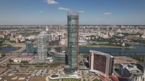 Башня Исеть в Екатеринбурге - съемка с дрона в 2022 году. Стоковое видео, видеограф Владислав Самошкин / Фотобанк Лори