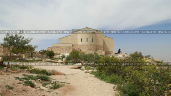 Базилика Моисея (Мемориал Моисея), горы Нево, Иордания (2014 год). Стоковое видео, видеограф Владимир Журавлев / Фотобанк Лори