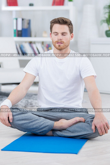 be quite and dont bother him relaxing. Стоковое фото, агентство Ingram Publishing / Фотобанк Лори