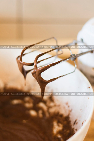 beating chocolate. Стоковое фото, агентство Ingram Publishing / Фотобанк Лори