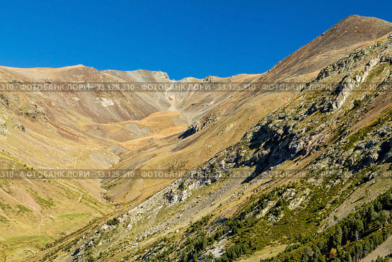 Beautiful mountain peaks in Spain (Pyreness) Стоковое фото, фотограф Arpad Radoczy / PantherMedia / Фотобанк Лори