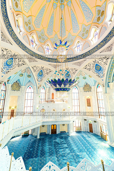 Beautiful picturesque interior decoration of the Kul Sharif Mosque in the territory of the Kazan Kremlin. Russia (2022 год). Стоковое фото, фотограф Константин Лабунский / Фотобанк Лори
