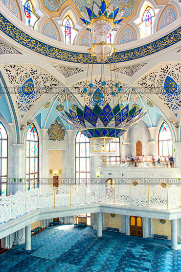 Beautiful picturesque interior decoration of the Kul Sharif Mosque in the territory of the Kazan Kremlin. Russia (2022 год). Стоковое фото, фотограф Константин Лабунский / Фотобанк Лори