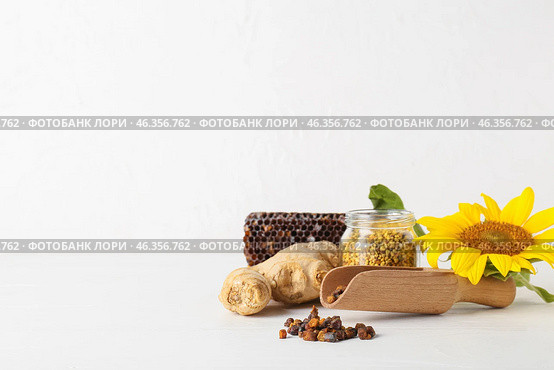 Bee pollen with beebread and ginger on table. Стоковое фото, фотограф Pixel_shot / Фотобанк Лори