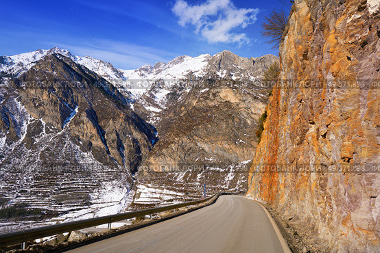 Benasque road in Pyrenees of Huesca Spain. Стоковое фото, агентство Ingram Publishing / Фотобанк Лори
