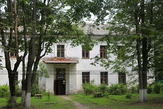 Библиотека, Струнино, Владимирская область (2012 год). Стоковое фото, фотограф Юлия Кузнецова / Фотобанк Лори