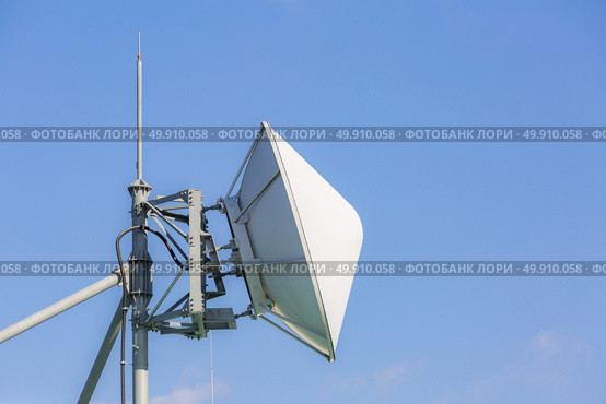 Big telecommunication satellite and radio transmitter. Стоковое фото, агентство Ingram Publishing / Фотобанк Лори