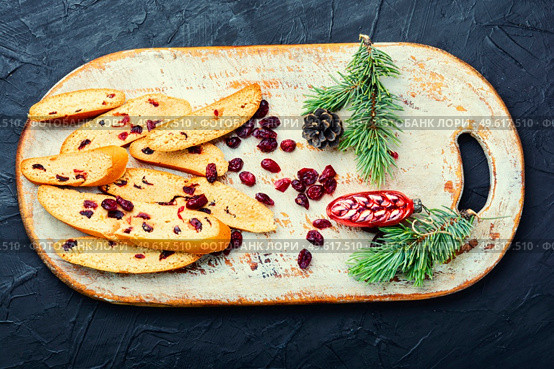 Biscotti popular italian dry biscuits. Cantuccini christmas food. Biscotti or cantuccini. Стоковое фото, агентство Ingram Publishing / Фотобанк Лори