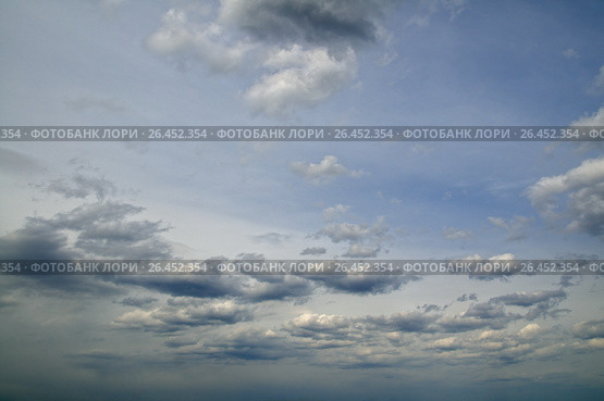 Blue sky background with clouds. Стоковое фото, фотограф Сергей Эшметов / Фотобанк Лори