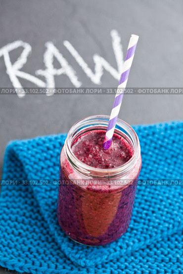Blueberry smoothie. Стоковое фото, фотограф Elina Manninen / Smarterpix / Фотобанк Лори