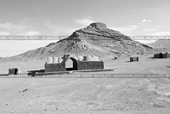 blur in iran near yazd the antique zoroastrian temple abandonated house and contruction. Стоковое фото, агентство Ingram Publishing / Фотобанк Лори