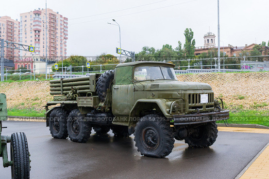 Боевая машина, реактивная система залпового огня 9К55 "Град-1". Волгоград, Центральная набережная, Россия. (2022 год). Редакционное фото, фотограф Андрей Цыганков / Фотобанк Лори