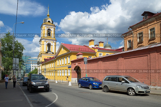 Богородице-Рождественский женский монастырь (1501-1505). Москва, улица Рождественка, д. 20/8 с14 (2017 год). Редакционное фото, фотограф Елена Коромыслова / Фотобанк Лори