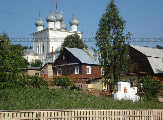 Богоявленский храм в Юрьевце летом 2010 года. До постройки гостиницы. Стоковое фото, фотограф Сергей Расторгуев / Фотобанк Лори