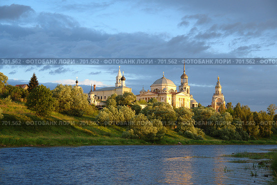 Борисоглебский монастырь в утренних лучах (2007 год). Стоковое фото, фотограф Юрков Виктор Петрович / Фотобанк Лори