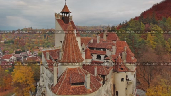 Bran castle in Transylvania, Romania (2022 год). Стоковое видео, видеограф Михаил Коханчиков / Фотобанк Лори