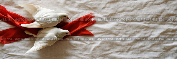 Бразильская праздничная плоская сцена с голубями на красной ткани для культурного празднования. Стоковое AI-изображение, AI-художник ФотоИнтеллект / Фотобанк Лори