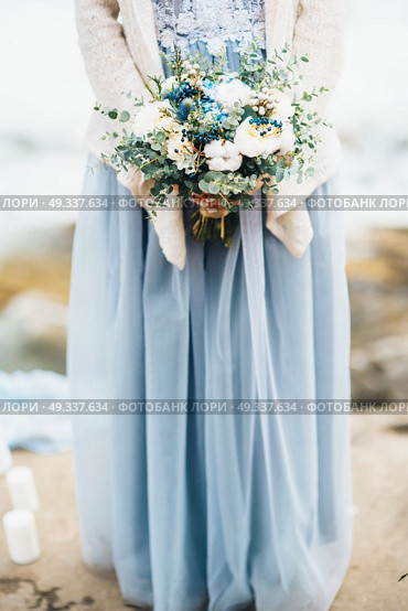 bride on the background of a mountain waterfall. Стоковое фото, агентство Ingram Publishing / Фотобанк Лори