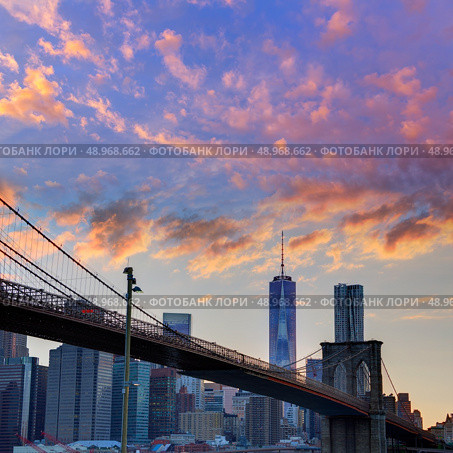 Brooklyn bridge and Manhattan skyline on July 4th New York USA. Стоковое фото, агентство Ingram Publishing / Фотобанк Лори