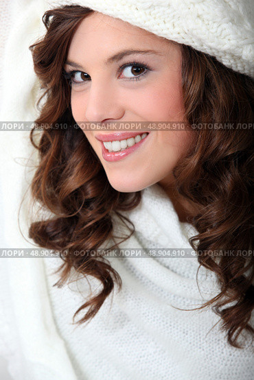 Brunette ready for winter. Стоковое фото, агентство Ingram Publishing / Фотобанк Лори