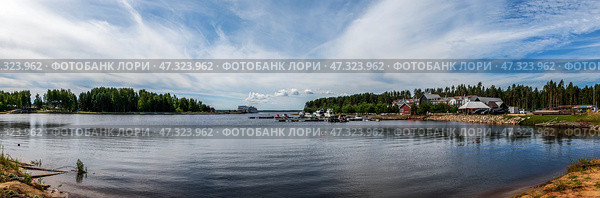 Бухта Коприно (Ярославское взморье) на берегу Волги. Теплоходы: "Нижний Новгород" и "Дмитрий Пожарский". Ярославская область. Бухта Коприно (2024 год). Стоковое фото, фотограф Сергей Афанасьев / Фотобанк Лори