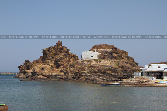 Бухта в заливе Кала Мескида (Cala Mesquida). Маон, Менорка, Испания (2019 год). Стоковое фото, фотограф Вадим Хомяков / Фотобанк Лори