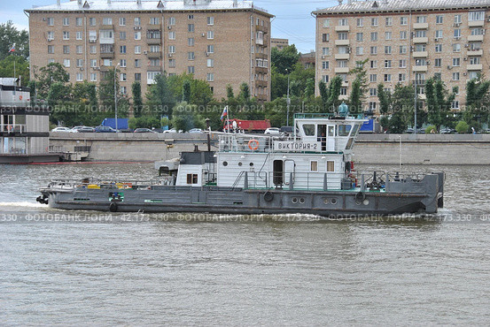 Буксир-толкач «Виктория-2» на Москве-реке. Москва (2014 год). Редакционное фото, фотограф lana1501 / Фотобанк Лори