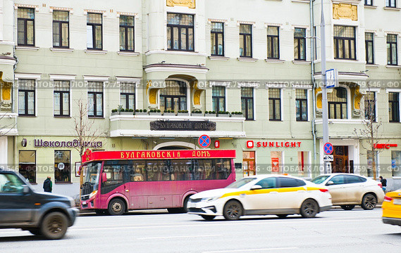Булгаковский дом. Улица Большая Садовая, дом 10. Москва. Россия. Редакционное фото, фотограф E. O. / Фотобанк Лори