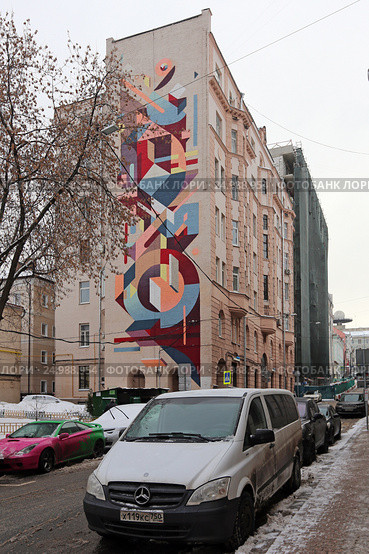 Бывший доходный дом фабрики Ф.А. Лорие. Москва, Звонарский пер., 1 (2017 год). Редакционное фото, фотограф Алексей Гусев / Фотобанк Лори