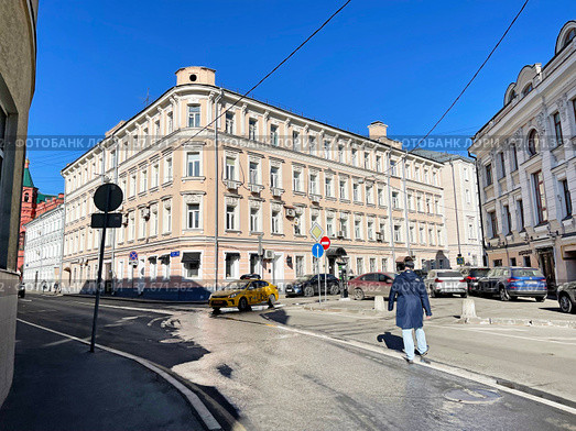 Бывший доходный дом К.Х. Каракаш в Малом Каретном переулке в Москве . Россия (2022 год). Редакционное фото, фотограф Овчинникова Ирина / Фотобанк Лори