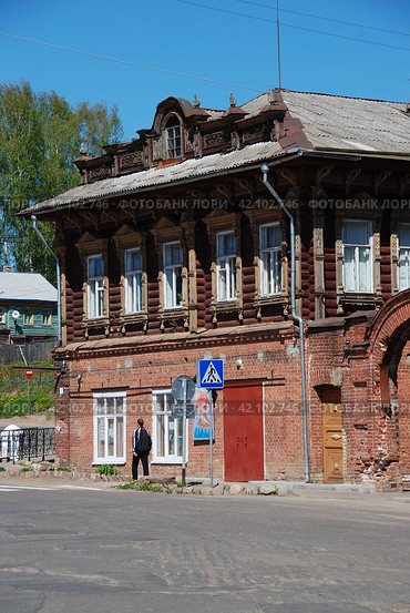 Бывший особняк купца Ивана Степановича Столбова. Ананьинская улица, 4. Город Мышкин (2010 год). Редакционное фото, фотограф lana1501 / Фотобанк Лори
