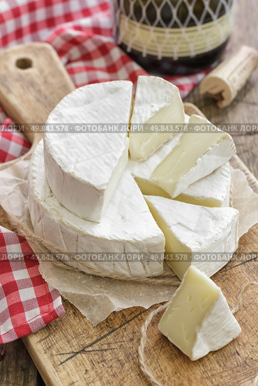 Camembert. Стоковое фото, агентство Ingram Publishing / Фотобанк Лори