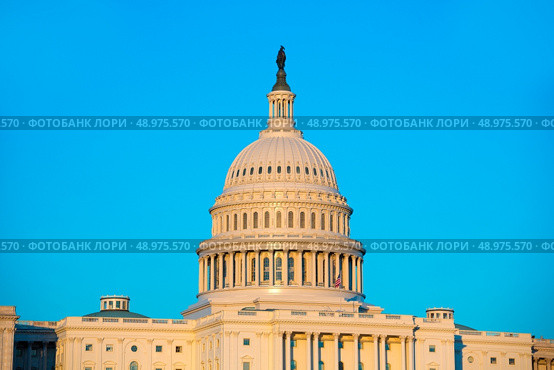 Capitol building dome Washington DC USA US congress. Стоковое фото, агентство Ingram Publishing / Фотобанк Лори