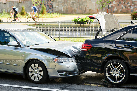 car crash accident on street. damaged automobiles. Стоковое фото, фотограф Дмитрий Калиновский / Фотобанк Лори