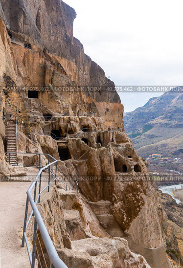 Cave Vardzia city in Georgia, famous tourist place. Стоковое фото, фотограф Яков Филимонов / Фотобанк Лори