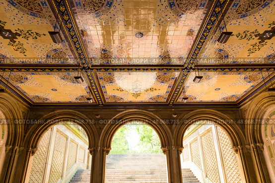 Central Park Bethesda Terrace underpass arcades New York Us. Стоковое фото, агентство Ingram Publishing / Фотобанк Лори