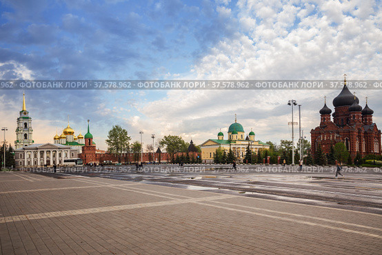 Central square of Tula city (2021 год). Стоковое фото, фотограф Юлия Бабкина / Фотобанк Лори
