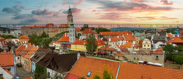 Cesky Krumlov on the Vltava river. Chech republic. Стоковое фото, агентство Ingram Publishing / Фотобанк Лори